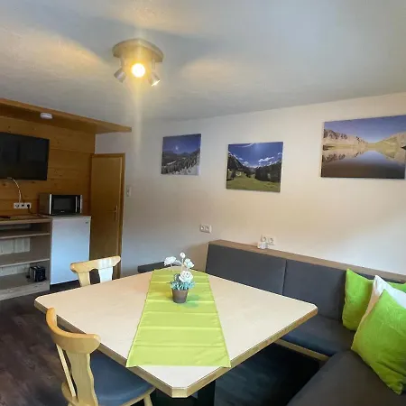 Haus Bergflora * Bach (Tyrol)