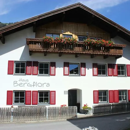Haus Bergflora * Bach (Tyrol)